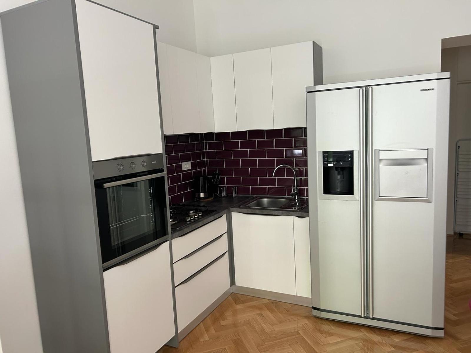 Noble Studio Apartments 萨格勒布 外观 照片